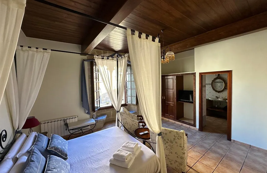 Hotel De La Villa-1